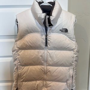 700 Northface Women’s Medium Puffer Vest (BLEACH STAINS!)